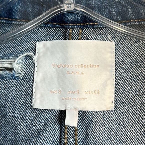 Zara Womens Distressed Denim Medium Wash High Low Jean Jacket Size Small Western - Picture 10 of 16